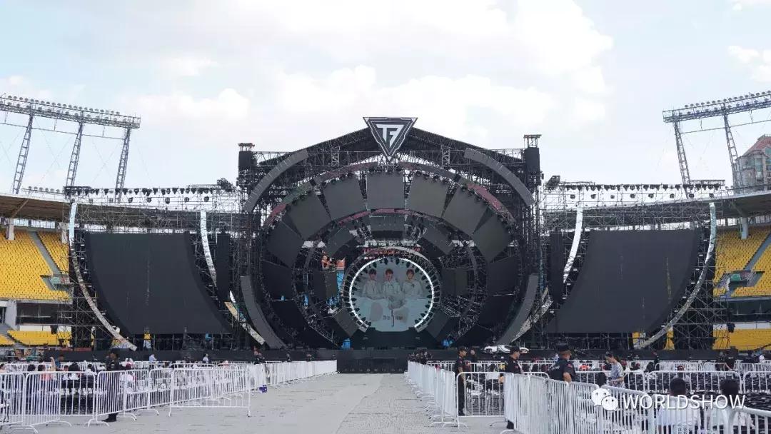 tfboys五周年主持,tfboys5周年演唱会搭建