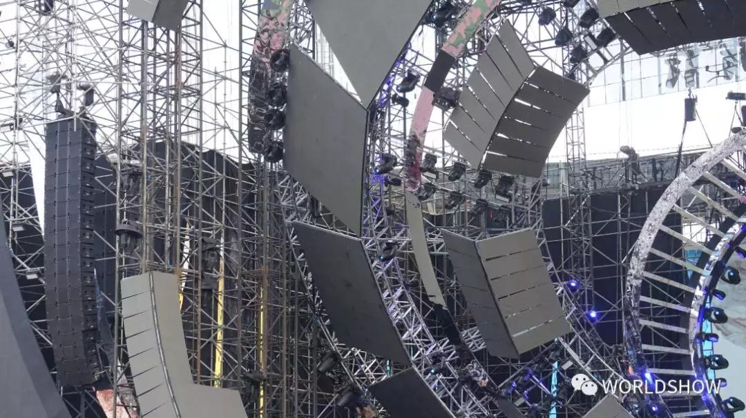 tfboys五周年主持,tfboys5周年演唱会搭建