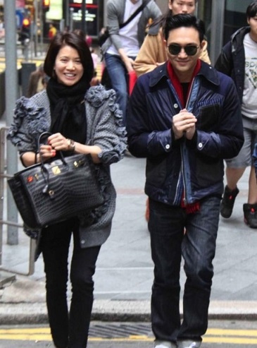 戚薇常背的包,戚薇背一万九的包包