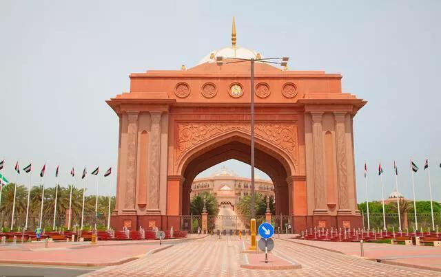 世界十大轻奢豪华酒店,世界上最纯金的酒店