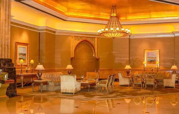 世界十大轻奢豪华酒店,世界上最纯金的酒店