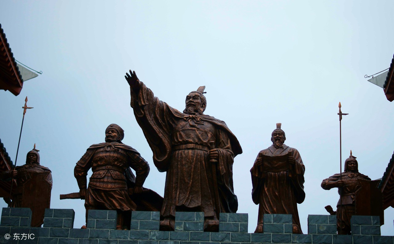 这个平凉人虽然是一国之君,但是却谨慎节俭,勤勉从事