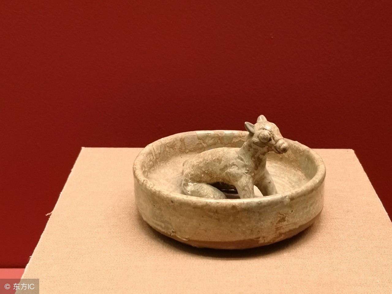 这个平凉人虽然是一国之君,但是却谨慎节俭,勤勉从事