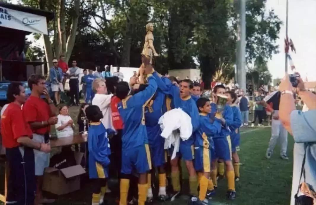 足球场上那些无法逾越的经典时刻,世界上没有过不去的坎足球