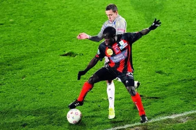 足球场上那些无法逾越的经典时刻,世界上没有过不去的坎足球