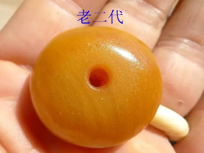 老蜜蜡的特征和图片,真正老蜜蜡的图片