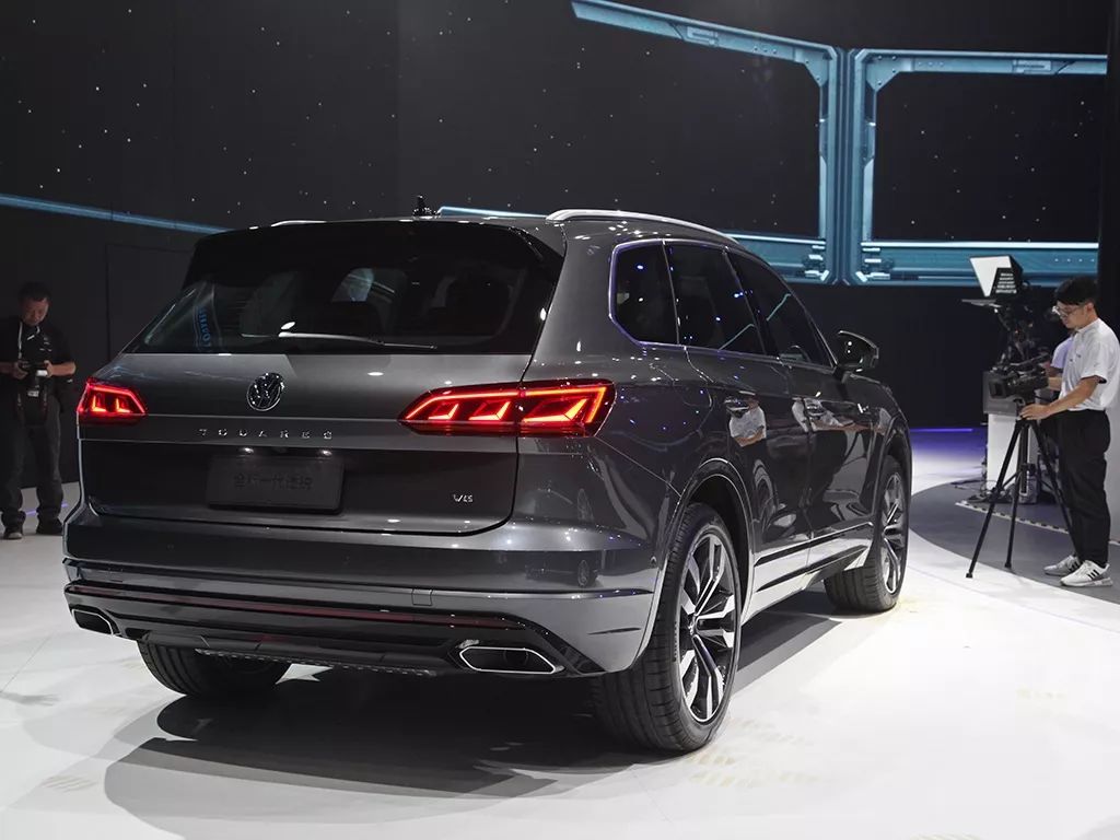 开拓豪华运动型suv车型,大众顶级旗舰SUV试驾大众全新途锐