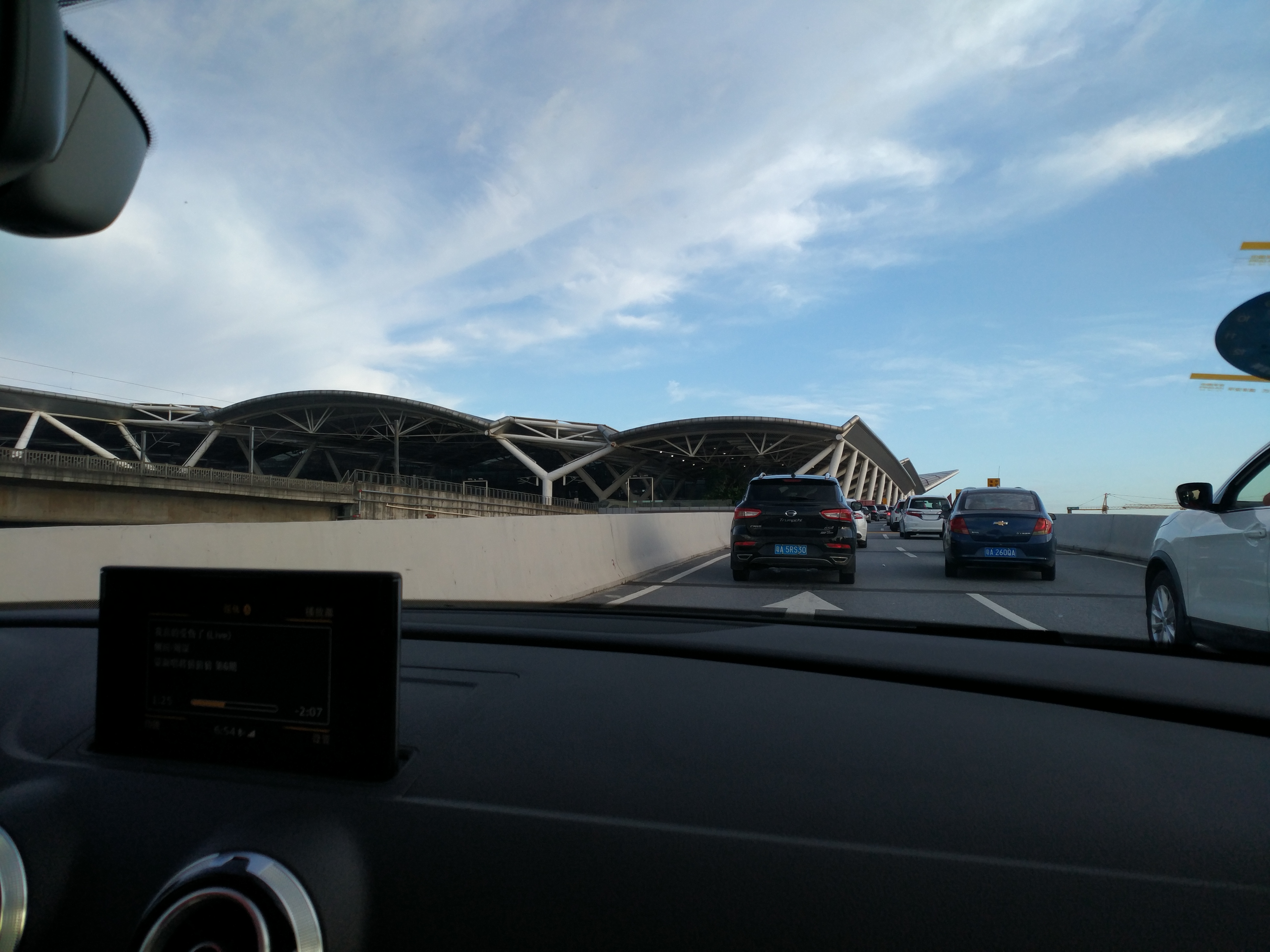 神州租车下单后可以更换用车人吗 (云南租车自由行攻略)