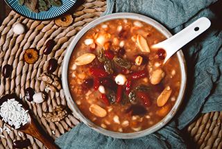 奶茶章泽天发朋友圈了，中秋案件愁人月饼也愁人