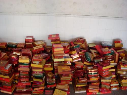 奶茶章泽天发朋友圈了，中秋案件愁人月饼也愁人