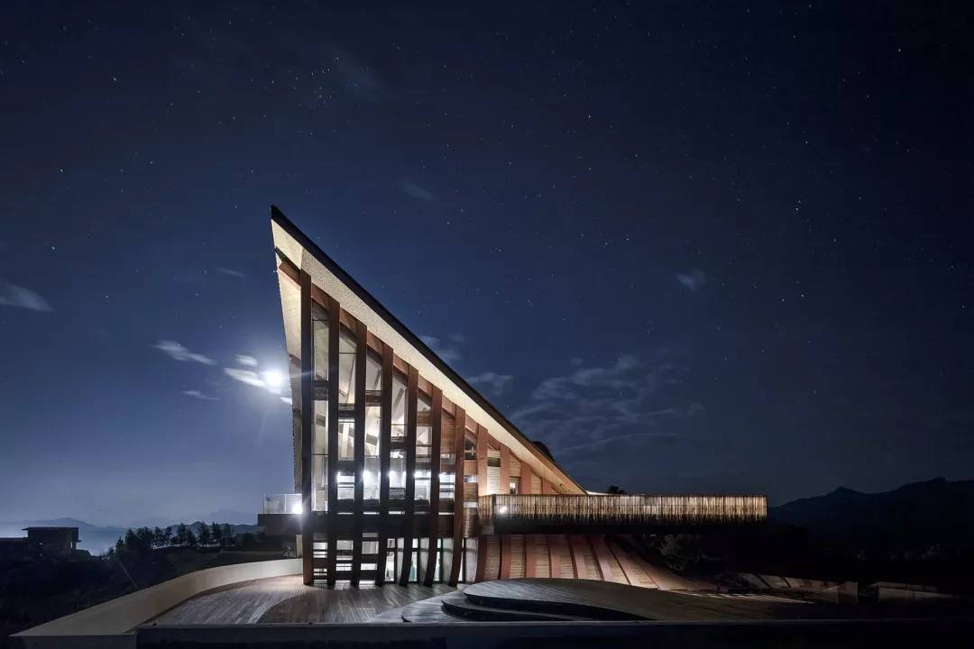 凤凰谷景区山顶风景,凤凰谷山顶艺术馆参观心得感悟