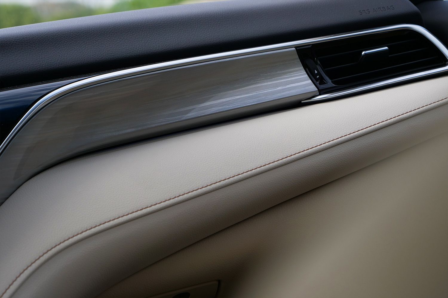 丰田凯美瑞混动2024款沉浸式体验,以设计师的眼光去看待事物