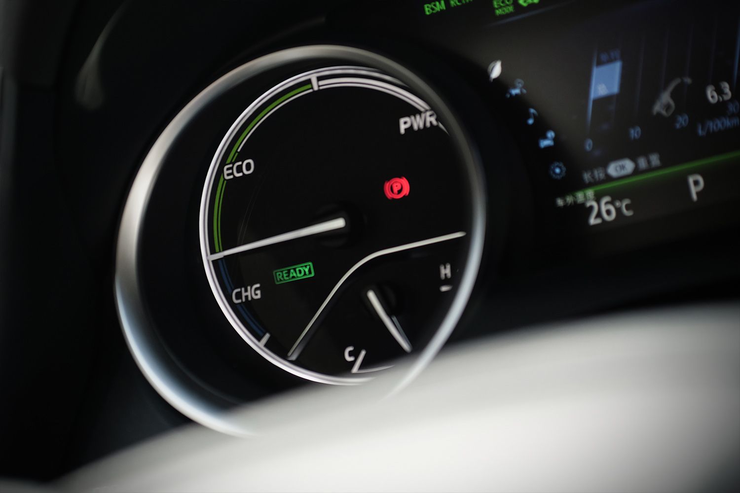 丰田凯美瑞混动2024款沉浸式体验,以设计师的眼光去看待事物