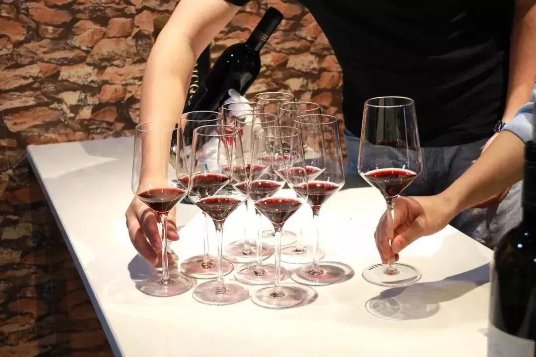 45块钱3支迪奥口红特价清仓,158元买迪奥口红