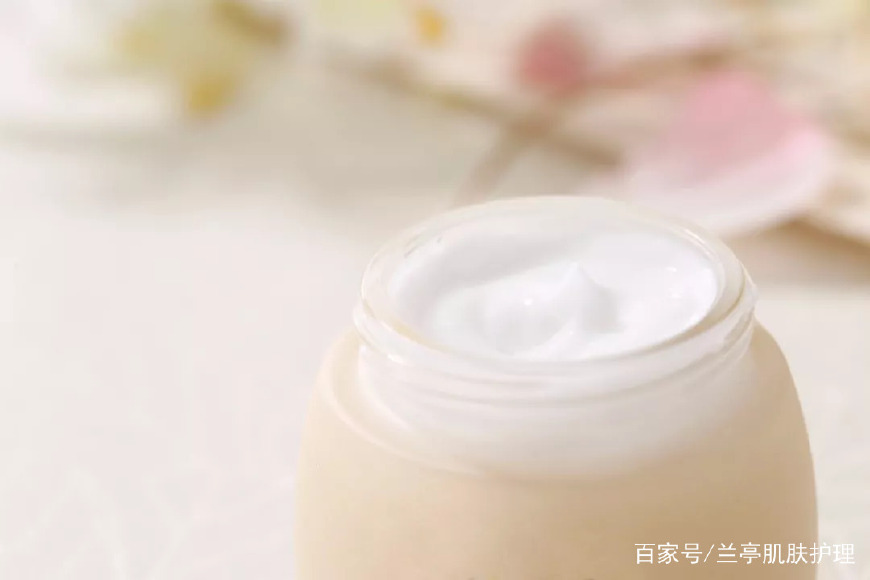 为什么用了眼霜觉得很困,眼霜用了感觉辣辣的是什么原因