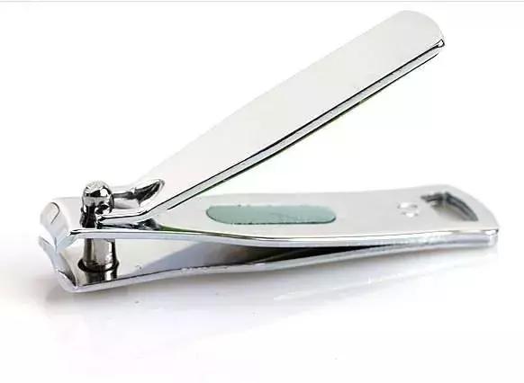 中国大妈出国探望儿子,行李箱被打开的那一刻,所有人都惊呆了!