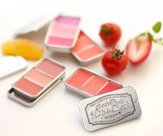 快速挑口红必备技能——了解唇釉、唇彩的优缺点