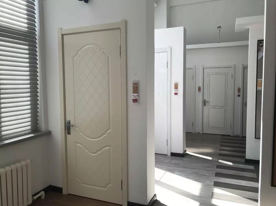 润恒装饰再次荣获“2018生活报百姓信赖的装饰公司”第一名