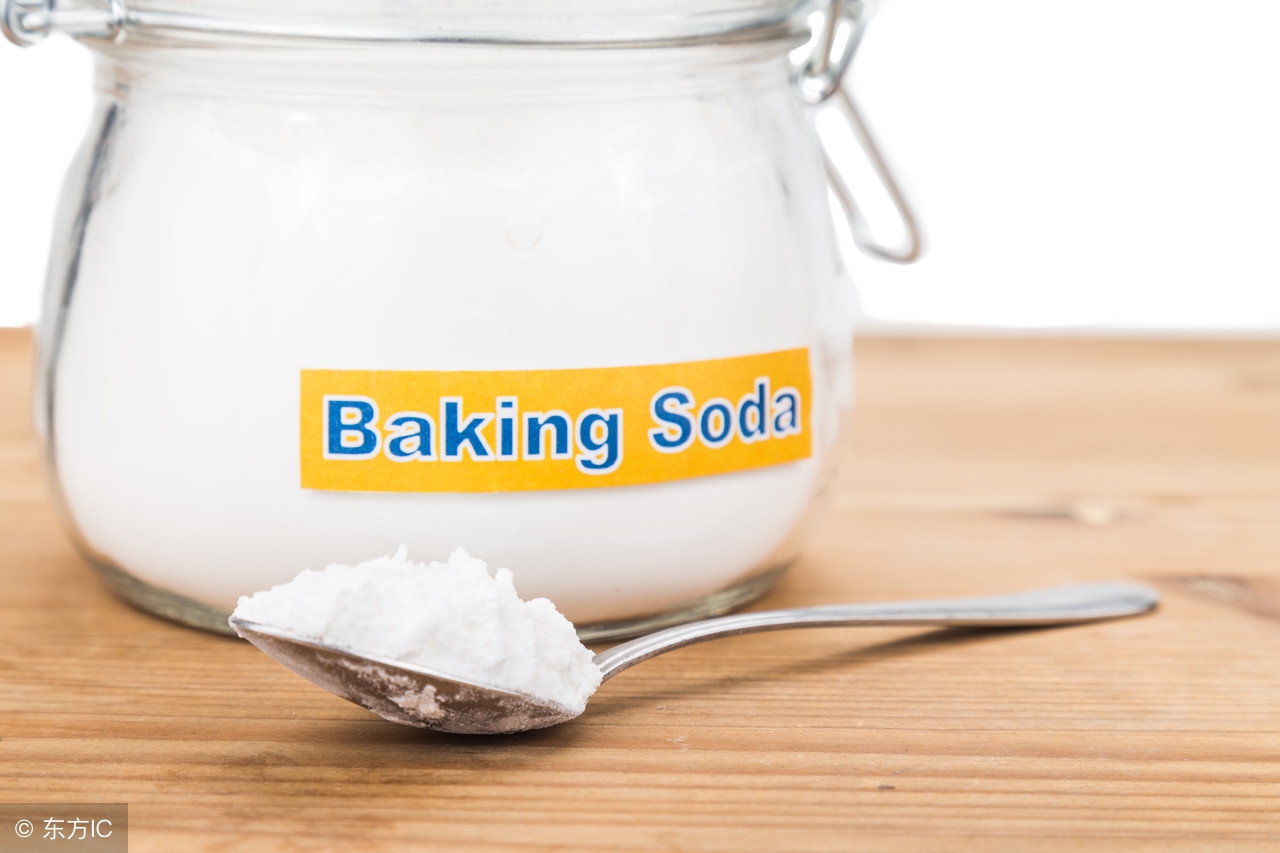 食用小苏打刷牙可以让牙变白吗,用小苏打刷牙洁牙