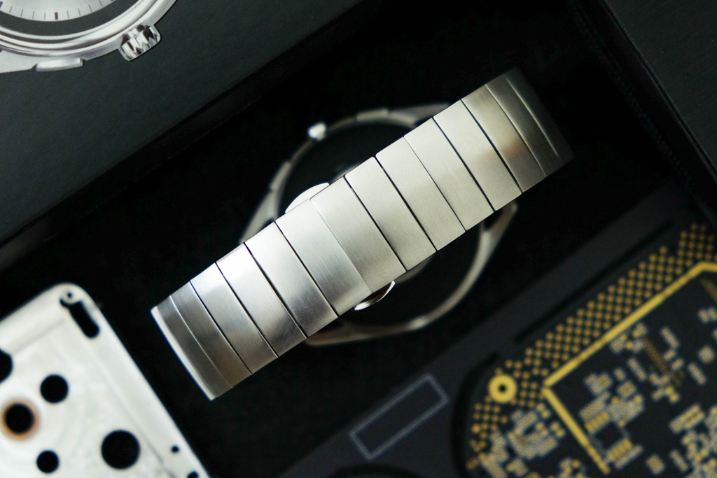 阿玛尼watch智能手表,applewatch对比阿玛尼