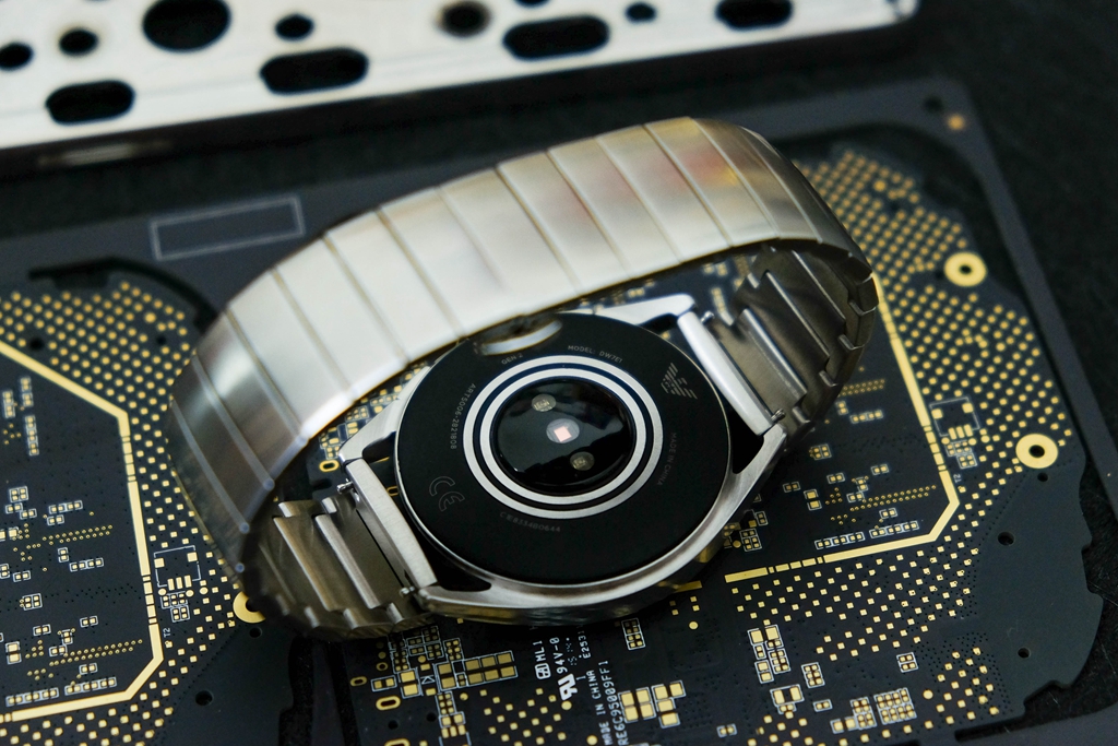 阿玛尼watch智能手表,applewatch对比阿玛尼