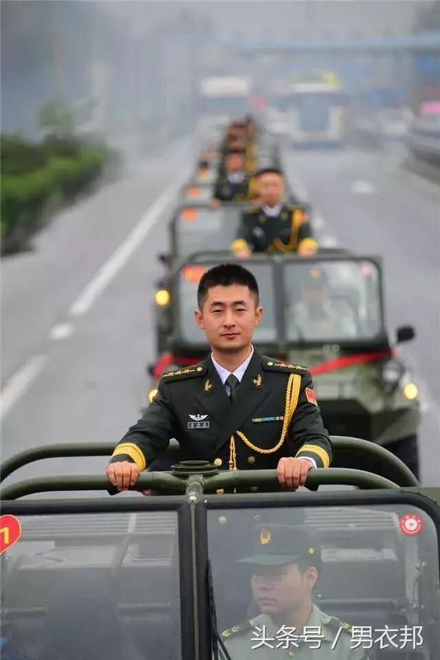 想看起来更高级你得这样穿,想看起来更帅戴什么样的眼镜