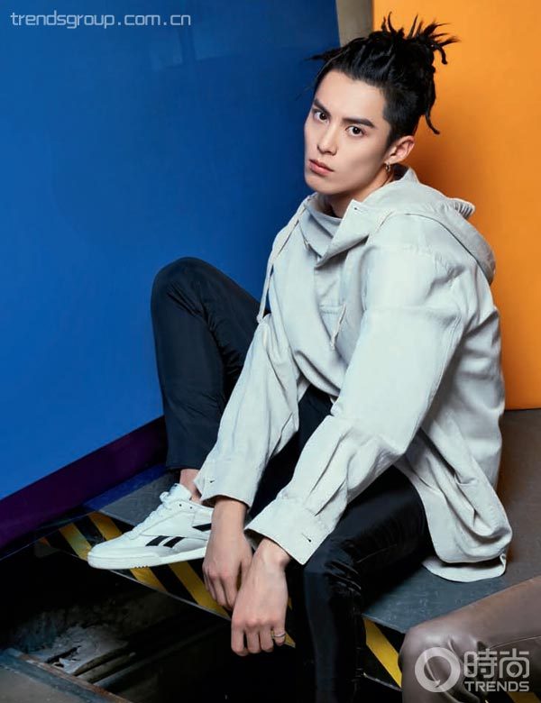 王鹤棣是2023年的超级巨星吗,王鹤棣实时热度2024