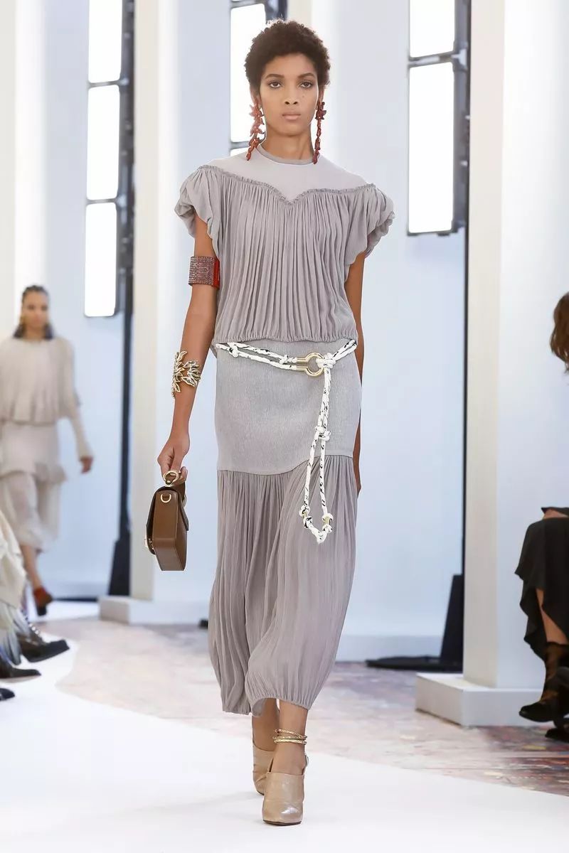 Chloé自由女神开启时尚乌托邦，MaisonMargiela鬼才升级！