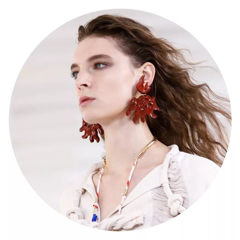 Chloé自由女神开启时尚乌托邦，MaisonMargiela鬼才升级！