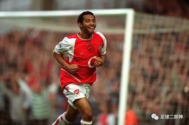 时隔14年英超再现帽子戏法,25岁闪耀英超赛场后却光速陨落