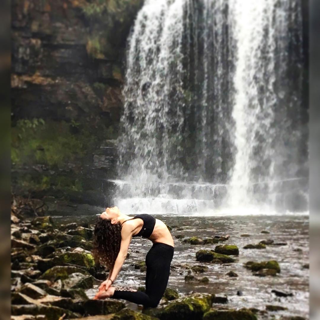 瘦肚子和肩膀肉瑜伽最简单的动作,修复身体最好的动作