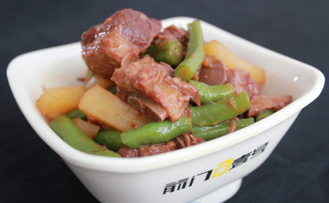 四季豆不要辣椒怎样做好吃,四季豆怎么炒不变色又好吃呢