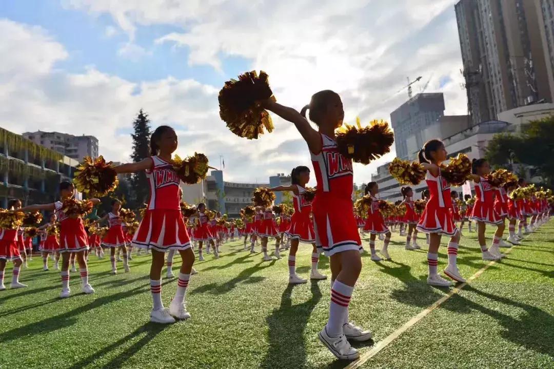 二百学子追梦七彩云南；金康园两校区再起征程