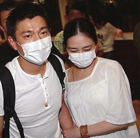 杨烁和王黎雯最新消息,杨烁与王黎雯补办婚礼花了多少钱