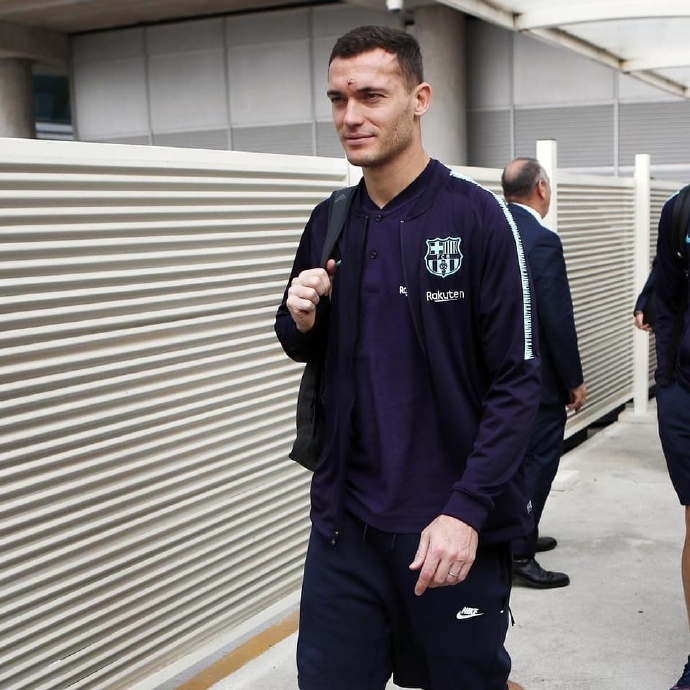 巴萨史上最强队徽,巴萨趣事