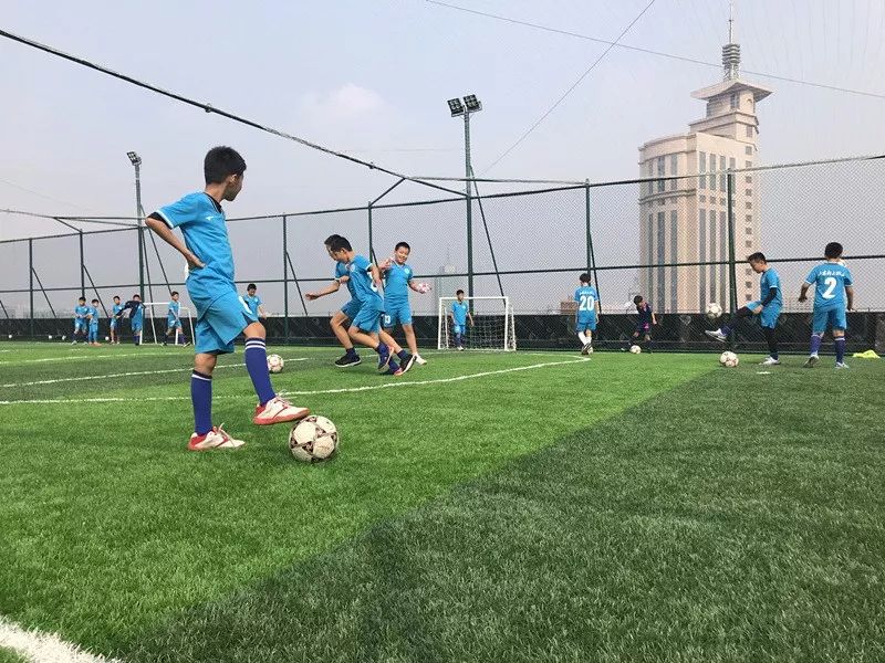 济南学校足球场开放,济南山大足球场