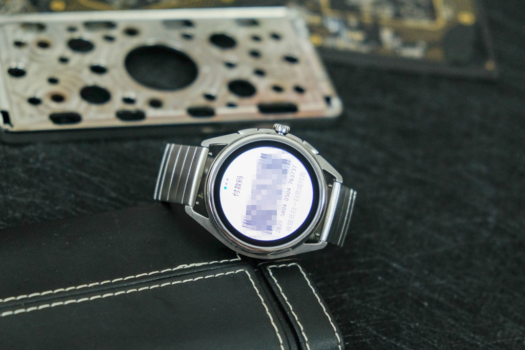 阿玛尼watch智能手表,applewatch对比阿玛尼