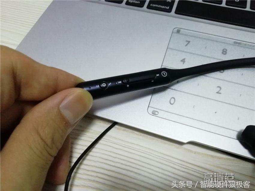 1MOREStylish双动圈颈挂式蓝牙耳机-时尚音乐体验