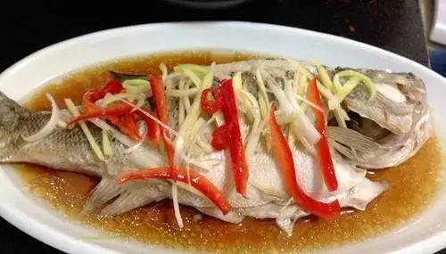 被鲈鱼扎了手指会中毒吗,被鲈鱼扎了手指怎么办