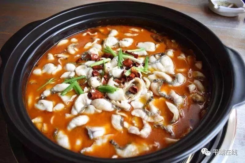 这家店我绝对不私藏！酸菜鱼嫩滑无刺，放心大口吃，超过瘾！一口“栽”在了这锅鱼上……