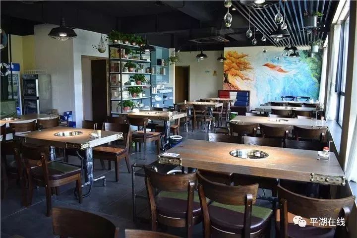 这家店我绝对不私藏！酸菜鱼嫩滑无刺，放心大口吃，超过瘾！一口“栽”在了这锅鱼上……