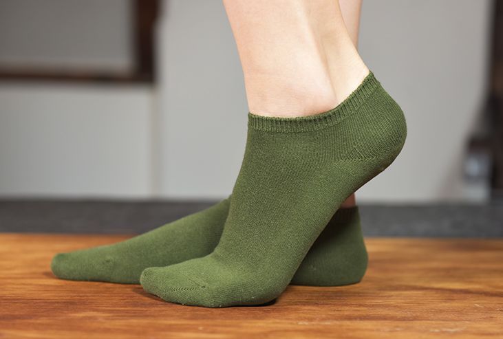 将痛经踩在脚下！除臭抗菌的艾草袜，发热3度冬天不脚冷！火爆整个日本