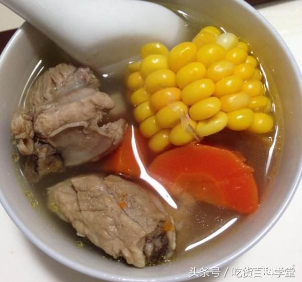 炖排骨汤时,先放盐还是后放盐?好多人弄错了,难怪肉很柴