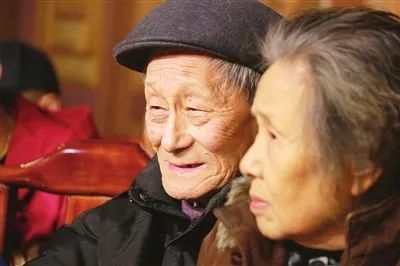 众星陨落丨这是个悲伤的九月，他们都不在了……