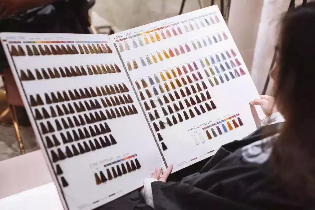 来高德置地这家网红店染发，头发居然变成这样……！