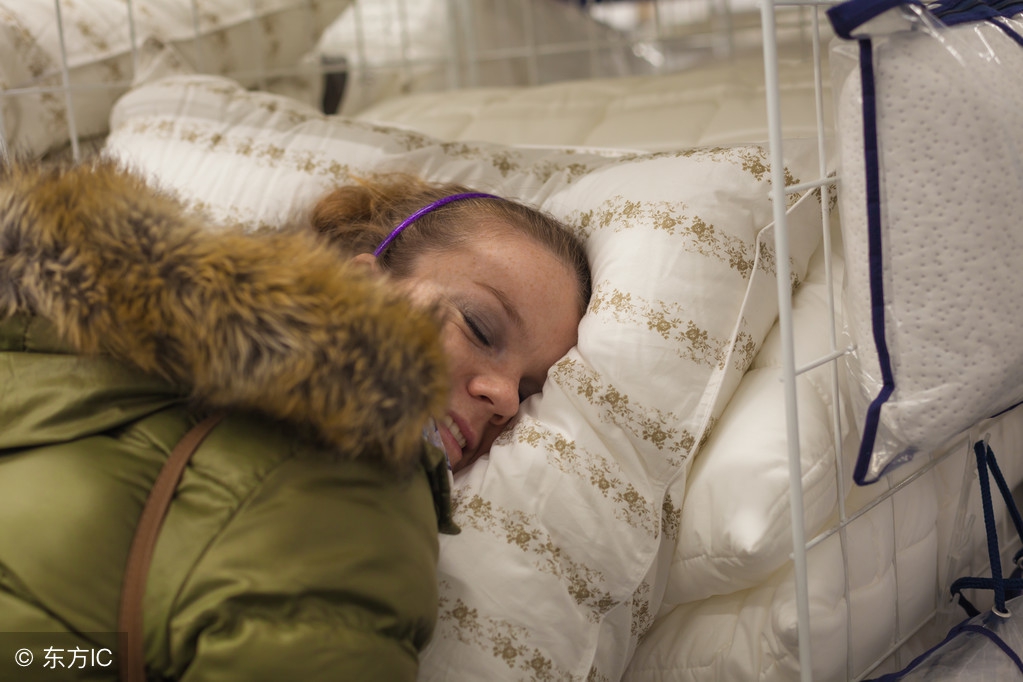 颈椎病的人用枕头还是不用枕头好,神经根型颈椎病选哪种枕头最合适