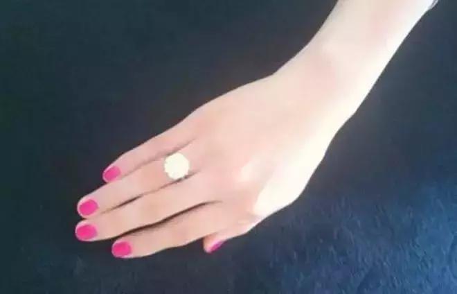 张雨绮砍她前夫三刀是真的假的,张雨绮怒怼男子