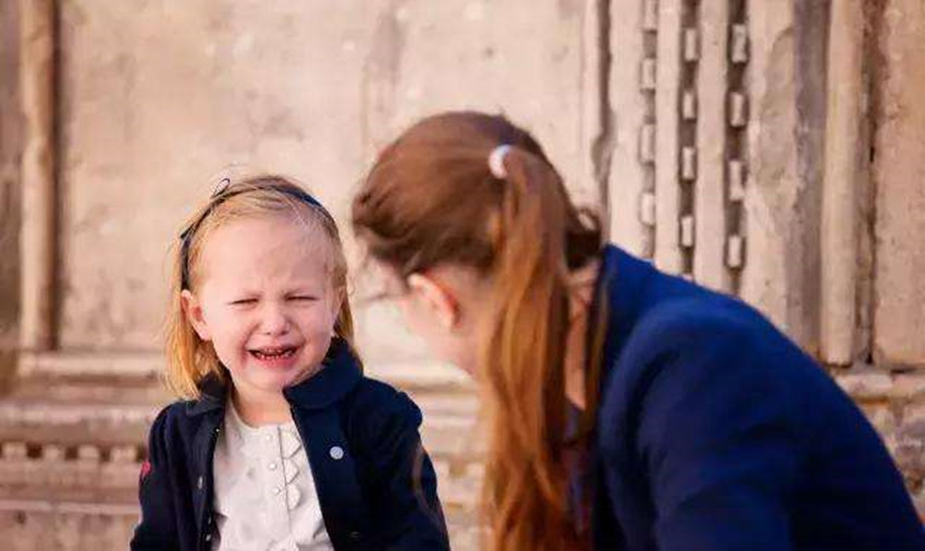 孩子爱发脾气作为父母怎么引导,孩子爱发脾气跟父母有关系吗