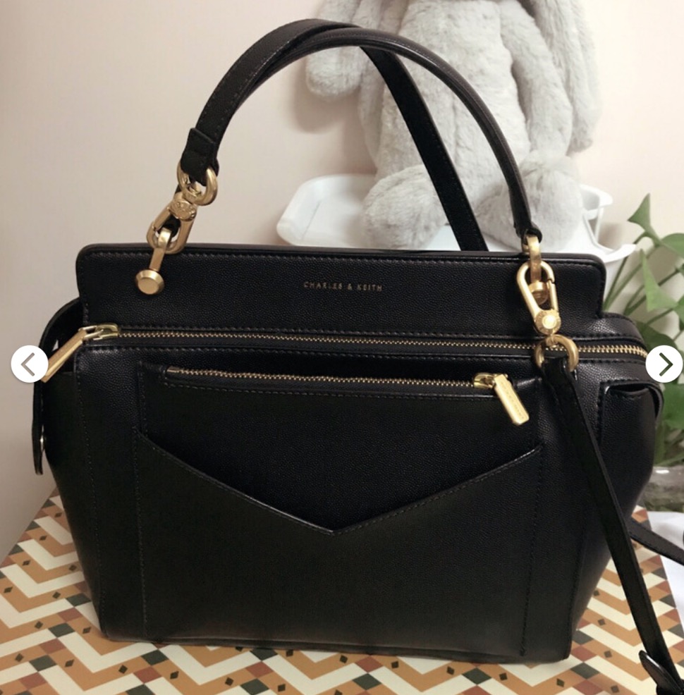 搭配休闲的大牌包包,搭配衣服的平价包包