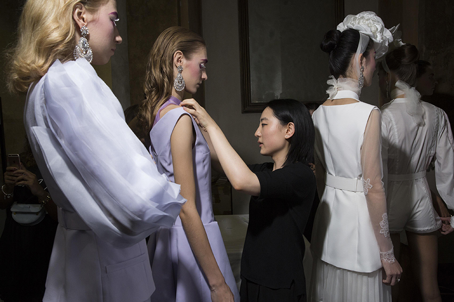 内含福利｜米兰时装周C位出道的九零后中国女孩